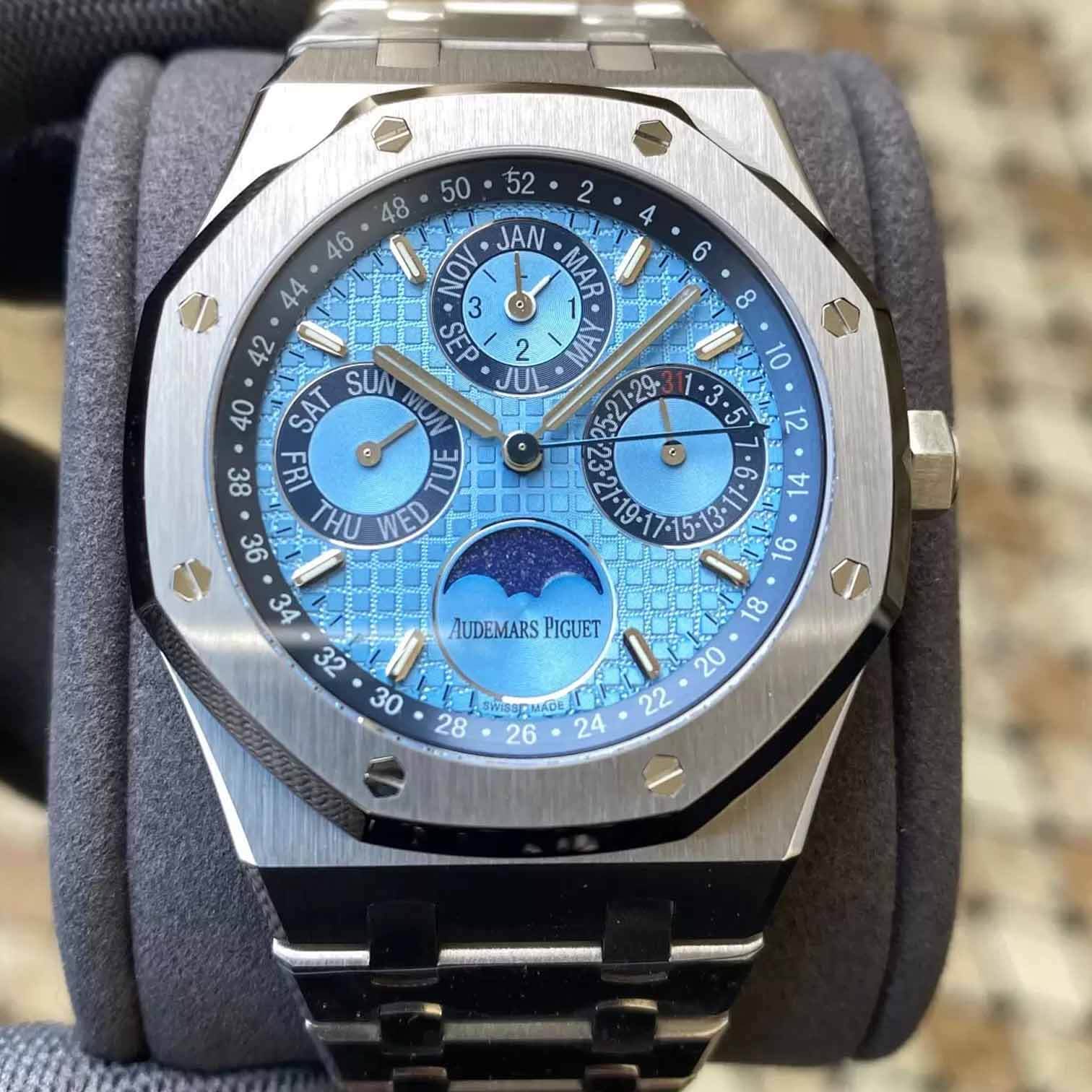 0-613 Replica Audemars Piguet Royal Oak 26574PT.OO.1220PT.01 APS Factory Blue Dial - Image 1