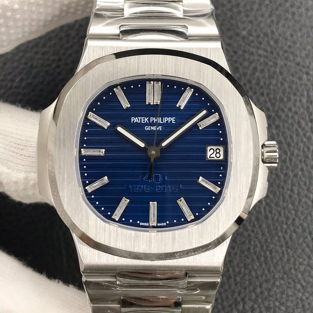 0-70-4 Replica Patek Philippe Nautilus 5711/1P 3K Factory Silver Strap - Image 1